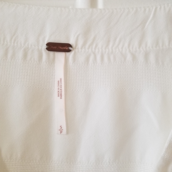 Free People V Neck Front Tie Bell Sleeve Cream Blouse Size Small - Picture 2 of 14